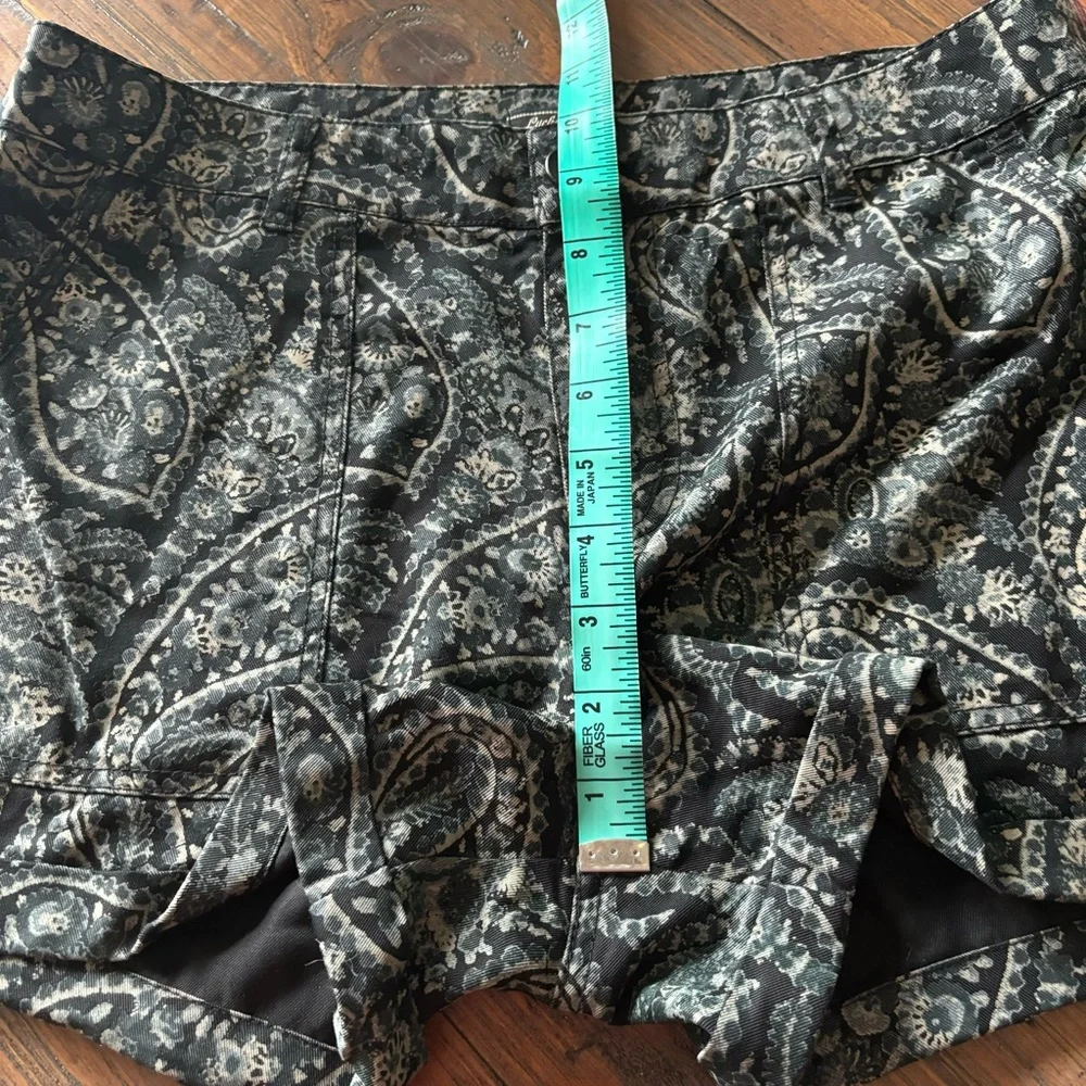 Lucky Brand size 4 black & gray paisley print shorts - Picture 12 of 15
